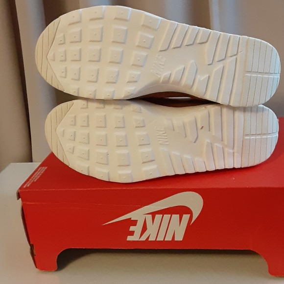 Nike Air Max Thea Mid Women's chelsea sneakerboot black - Picture 7 of 8